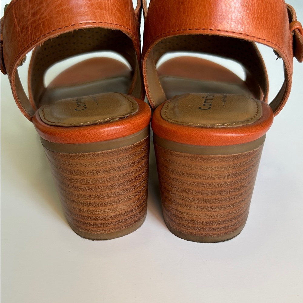 Comfortiva Women's Orange Perforated Sandals. Size 8.5 - Picture 3 of 9